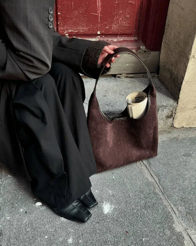 Cassia – Versatile timeless design – Suede bag