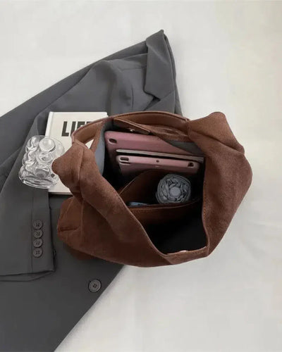 Cassia – Versatile timeless design – Suede bag