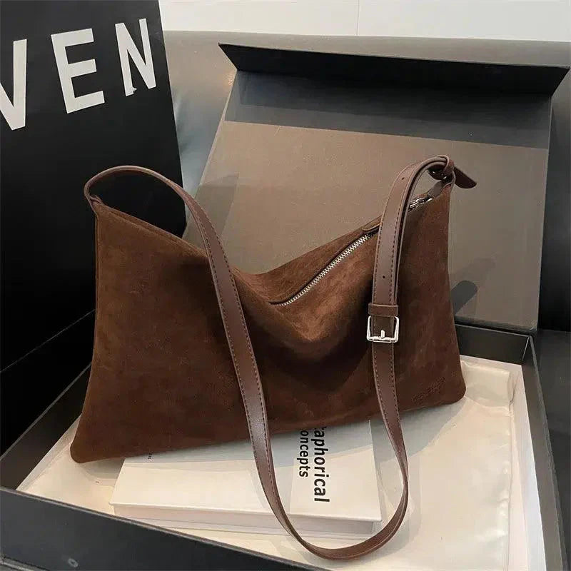 Claudia – Classic refined design – Suede crossbody