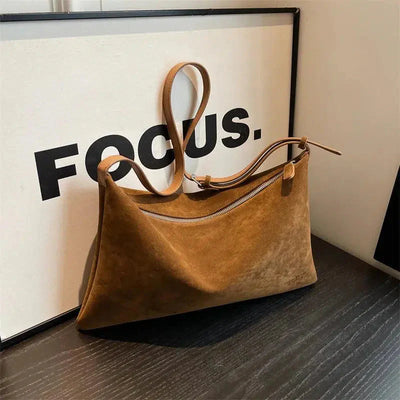 Claudia – Classic refined design – Suede crossbody