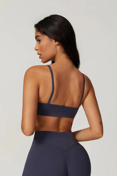 Idalia – V-waist design – Sports bra & shorts set