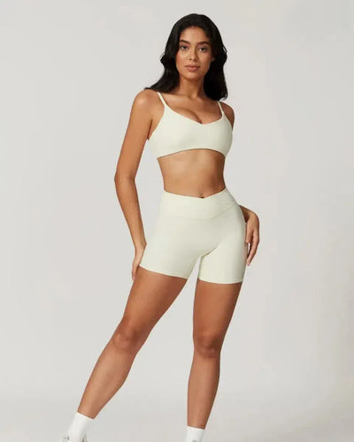 Idalia – V-waist design – Sports bra & shorts set