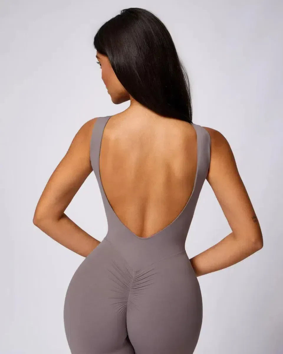Kalani – Open-back design – Workout jumpsuit