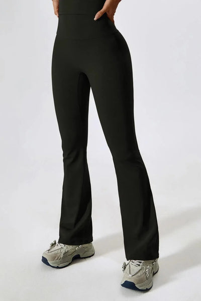 Mariuccia – Scoop neckline – Sports bra & flared leggings set