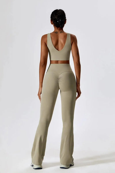 Mariuccia – Scoop neckline – Sports bra & flared leggings set