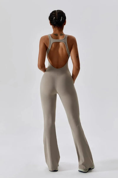 Noelia – Open-back design – Form-fitting jumpsuit