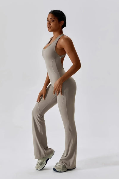 Noelia – Open-back design – Form-fitting jumpsuit