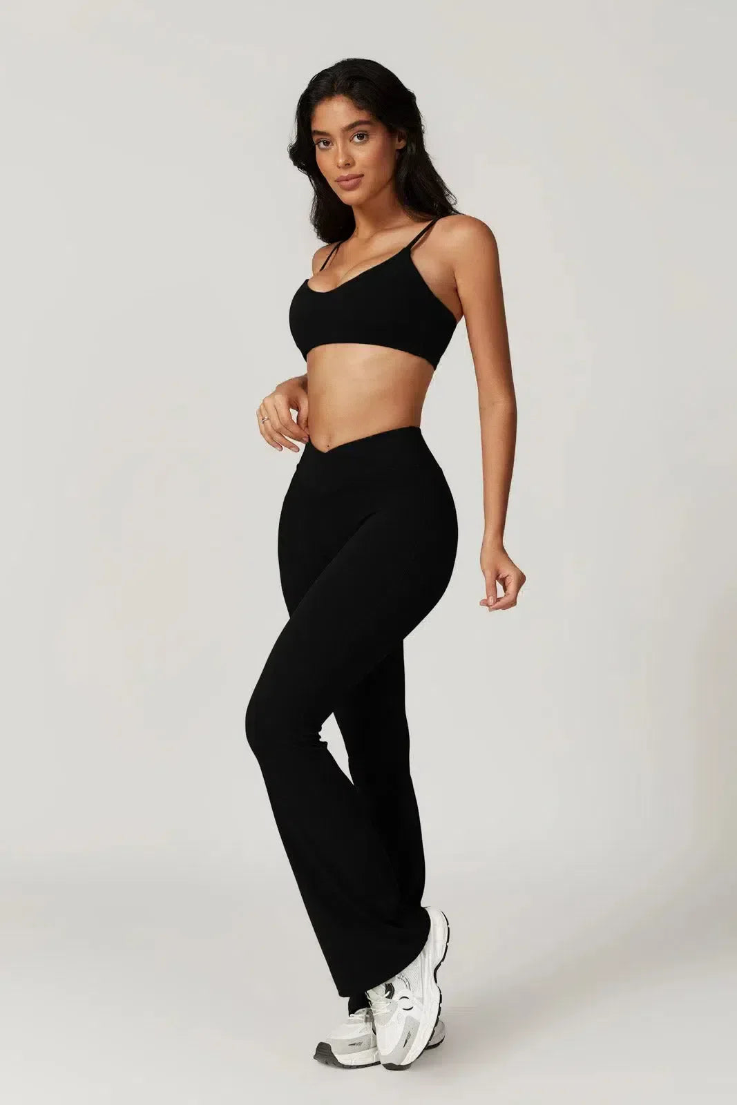 Palmira – U-neckline – Sports bra & flared leggings set