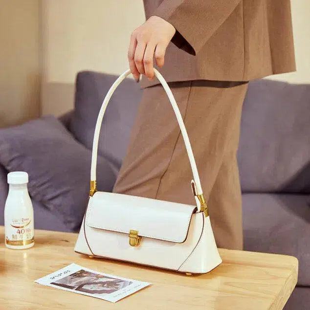 Viviana – Sleek refined design – E/W shoulder bag